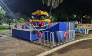 Barco Viking Giratório